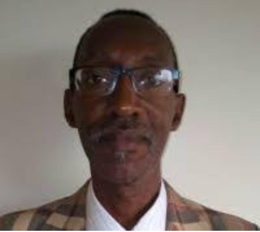 Dr Ntwatwa
