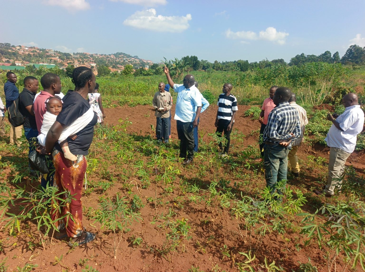 Some of the family members of Muwanga Omuwesi 1536x1147 1